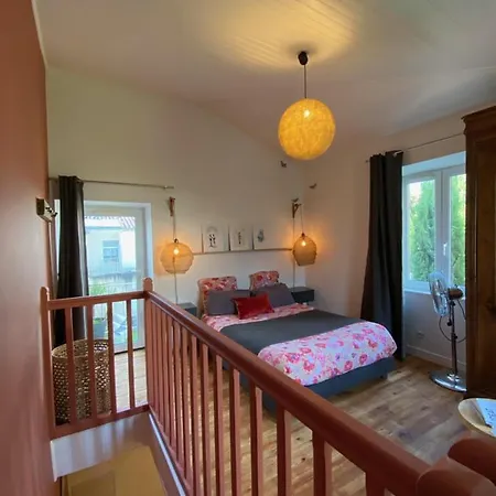 Apartment Les De Charly-le Jardin Saint Nicolas *